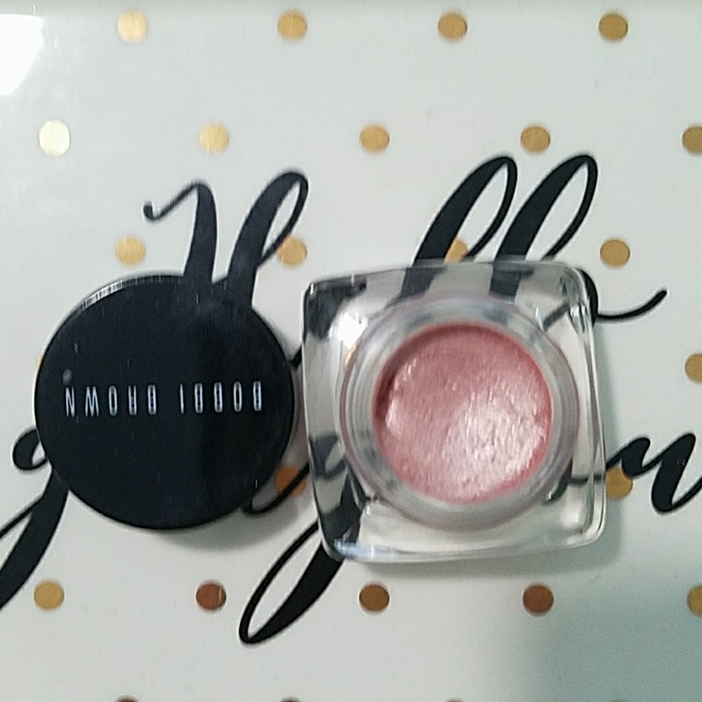 Bobbi Brown pink oyster cream shadow